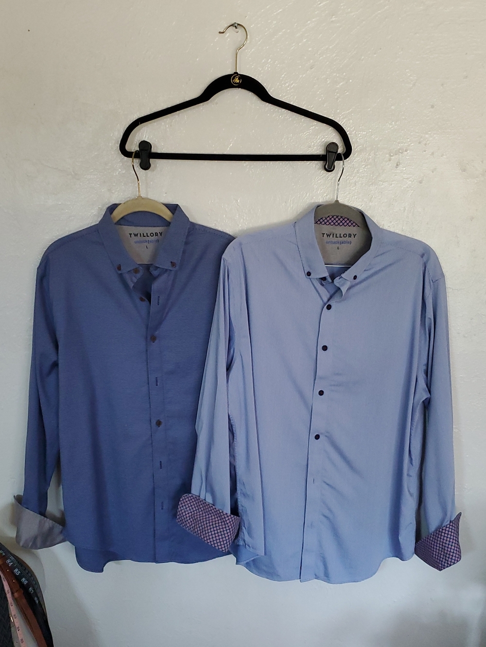 2 Twillory Untuckable Performamce Wear Button-Down Shirts Size L